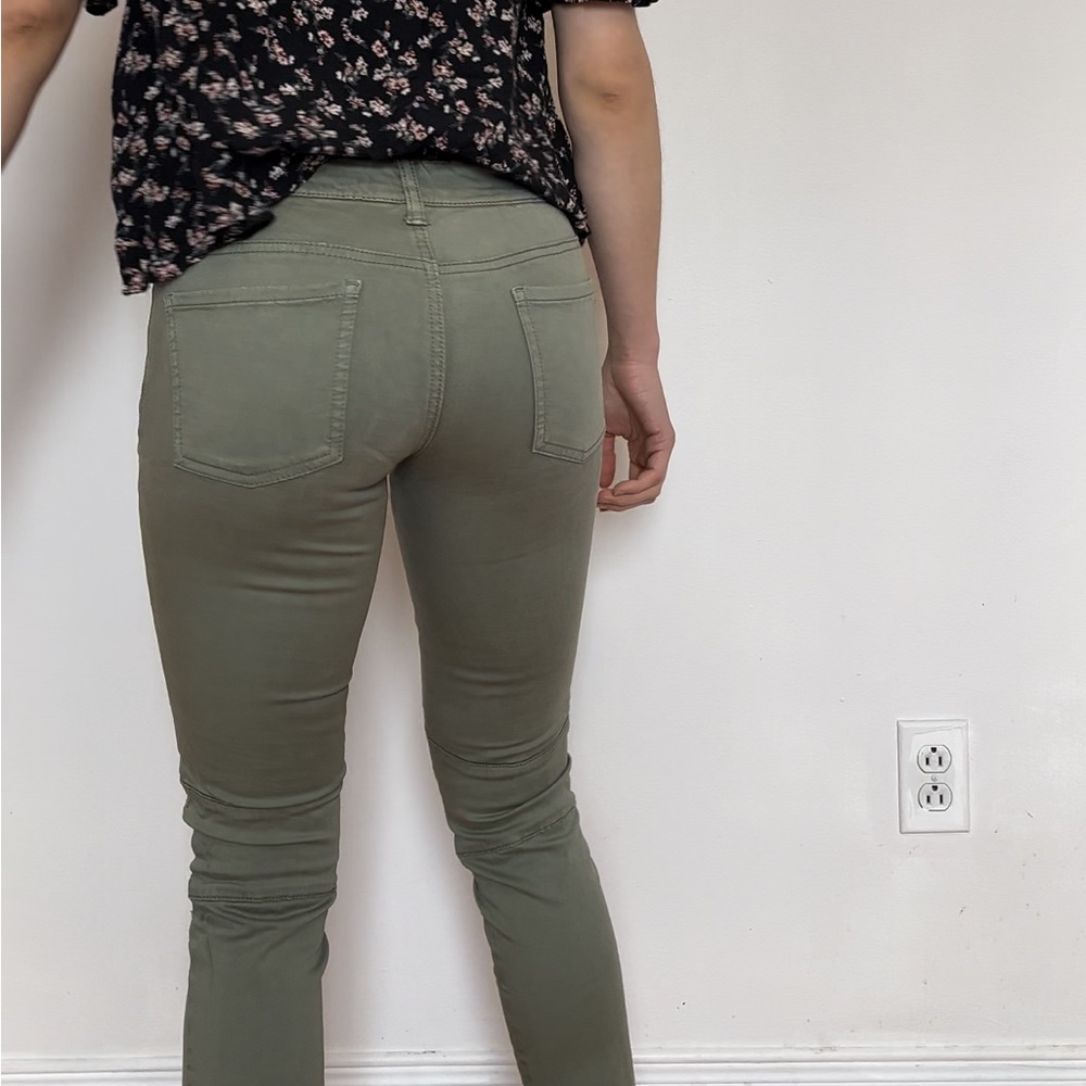 Low rise olive pants - Picture 2 of 16